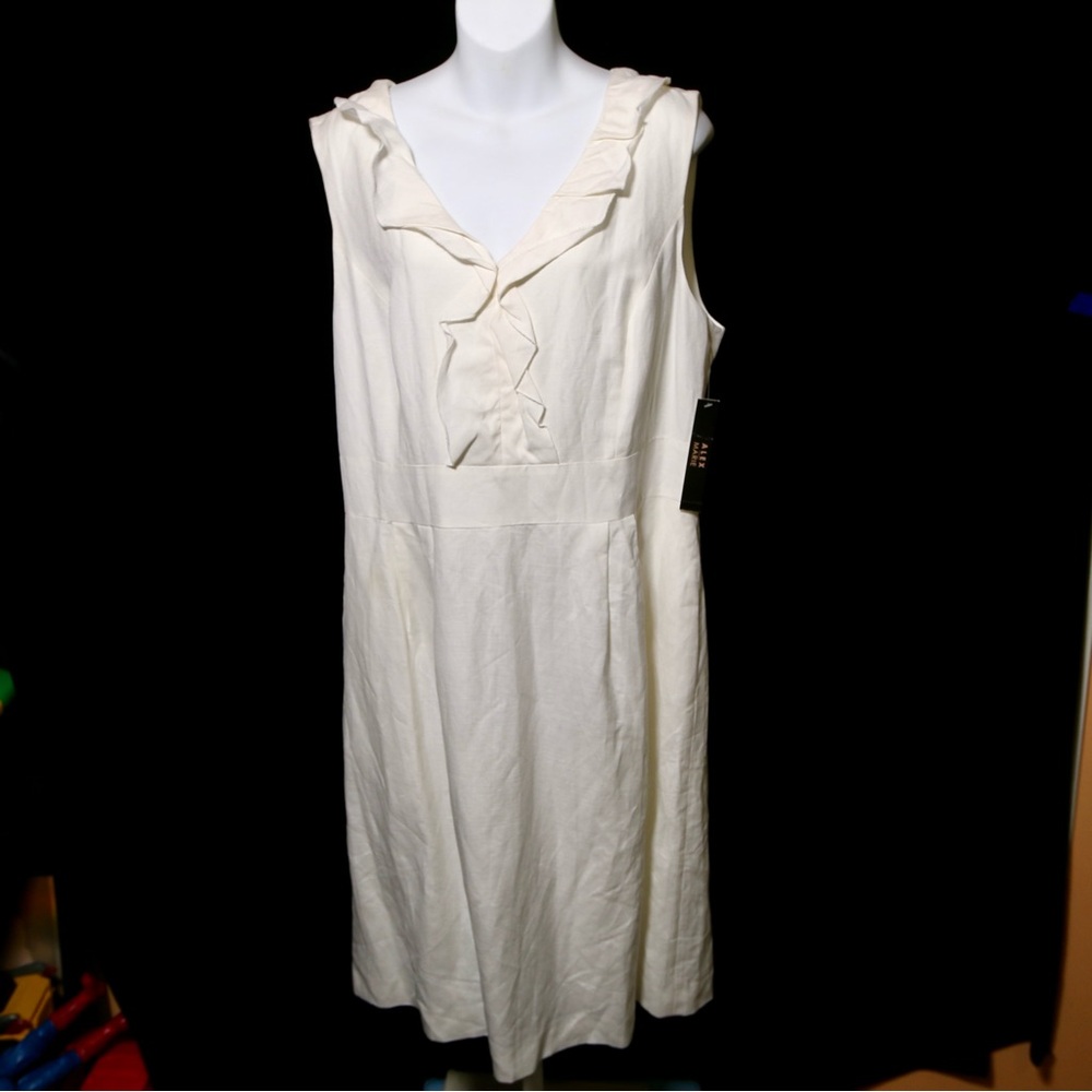 Alex Marie White Sleeveless Dress